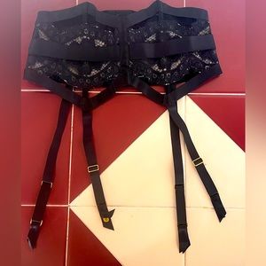 Victoria’s Secret Black Garter Belt, XS/S NWOT